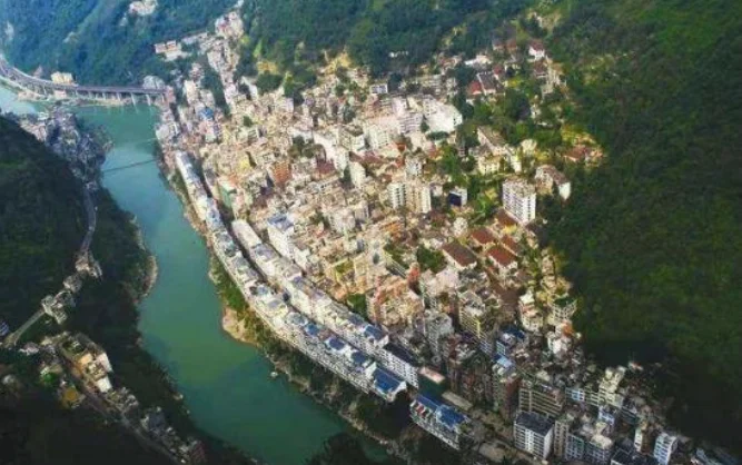 云南最窄的县城是在哪里
