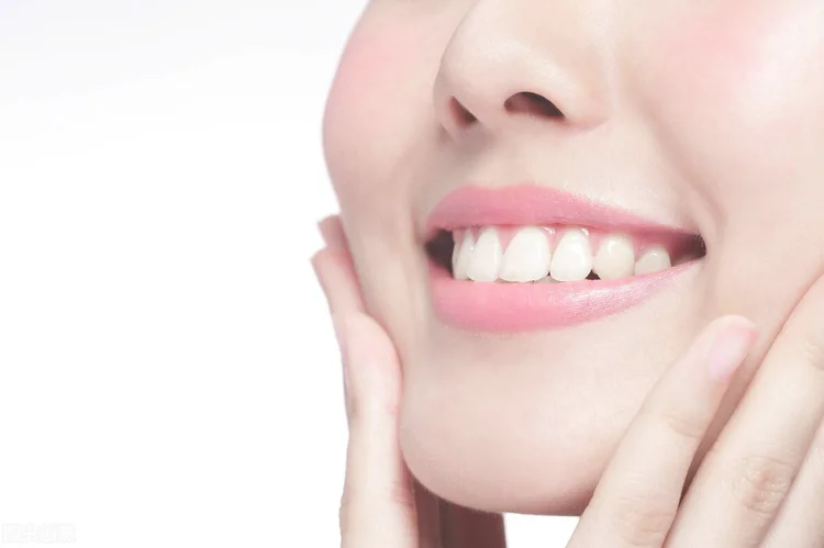 牙齿变白有效的方法有哪些，这么做你也可以拥有洁白的牙齿