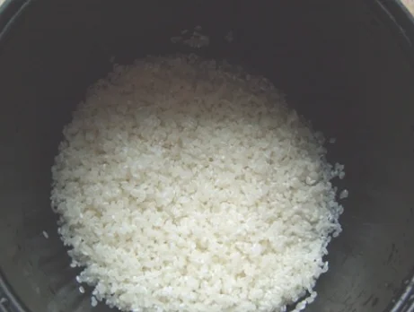 熬煮白粥时，米水比例是多少？掌握3个要点，香浓黏稠比买的好
