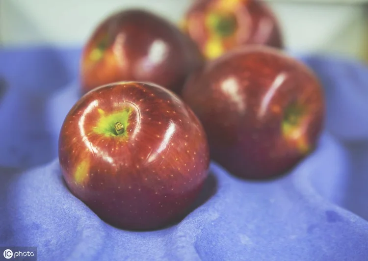美国开售可保鲜一年苹果 网友大呼“不敢吃”！你敢吃吗？