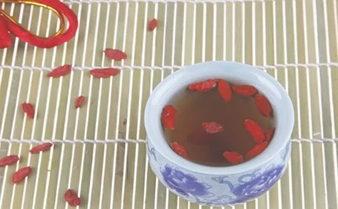 红枣枸杞茶的做法（大枣枸杞泡水的做法）