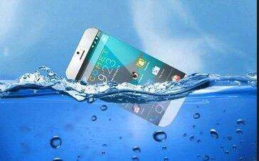 手机掉水里了怎么办 oppo手机掉水